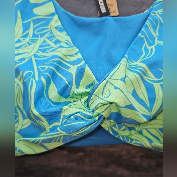🇺🇸💲PINK ACTIVE GYM TO SWIM TOP - Picture 5 of 9